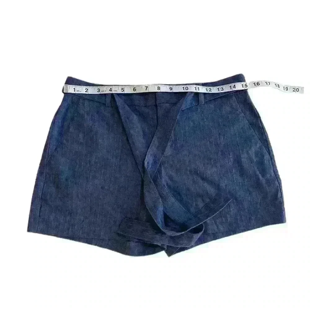 Banana Republic Women's Tie Waist Shorts Size 4 Pinstripe Blue